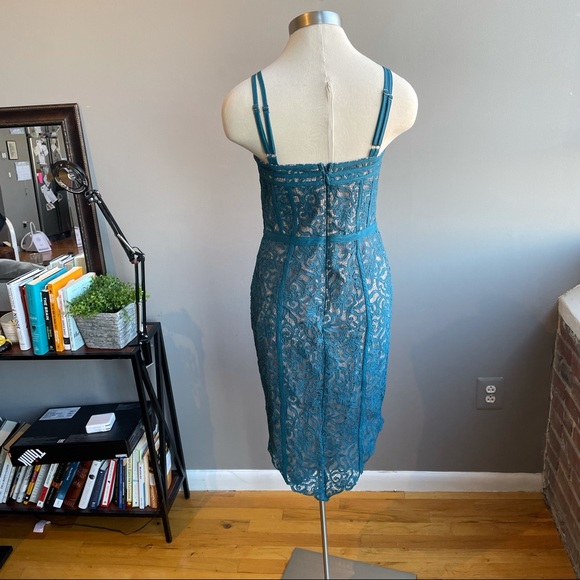 Brand new Harlyn teal / turquoise fitted lace dress, size 6. - Picture 4 of 13